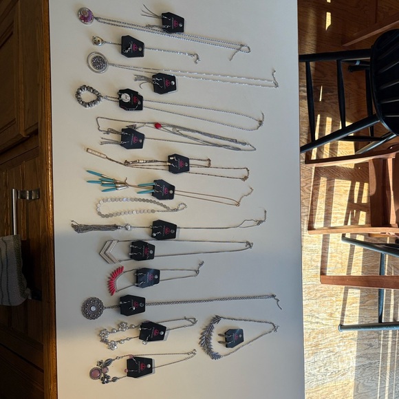 52 pieces! Paparazzi Jewlery Collection - Picture 4 of 16